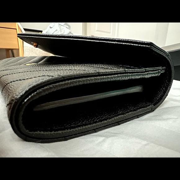Saint Laurent Matelasse Large Flap Wallet - Picture 7 of 9